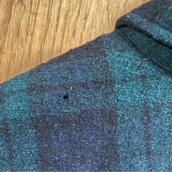 🪓PENDLETON - 100% Wool BLACKWATCH Plaid Button Down Shirt MADE IN USA - Size M - Picture 8 of 8